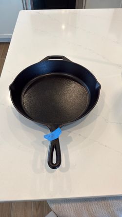 Cast iron skillet