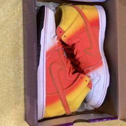 Nike SB Dunk High Candy Corn Size 9.5