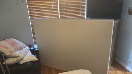 Queen Size Memory Foam Zinus  Mattress