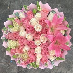 Ramo Buchón Con Lirios 