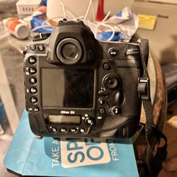 Nikon D5 20.8 MP full-frame professional DSLR