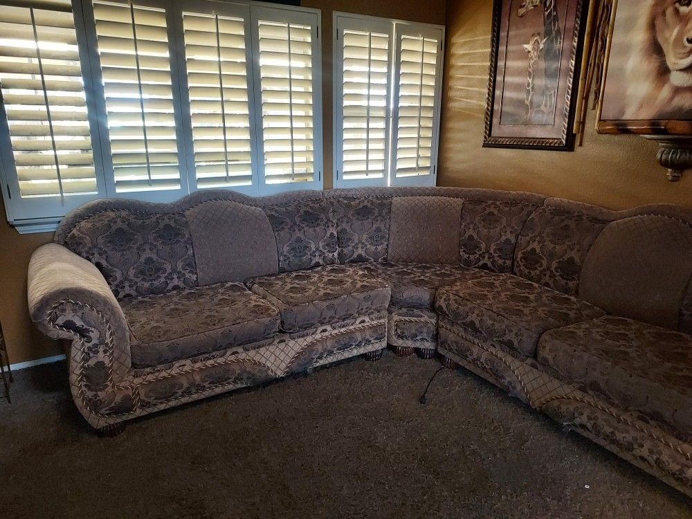 Beautiful Like New Couch For Sale Apple VALLEY