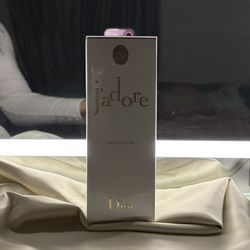 J’adore Dior Perfume