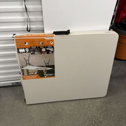 LIFETIME 6ft Fold-In-Half Table