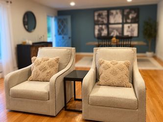 Set of 2 Cream Swivel Accent Chairs