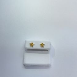 New 10k Solid Gold Diamond Star Earrings