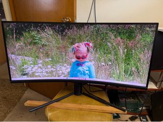 Curved gaming monitor 34”