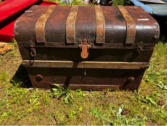 Vintage chest