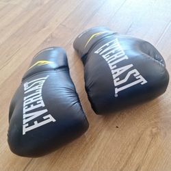 Everlast Elite With Evershield XL 16oz Boxing GLOVES BLACK AND Yellow 