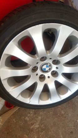 BmwRim and tire just one , good for spear fits bmw