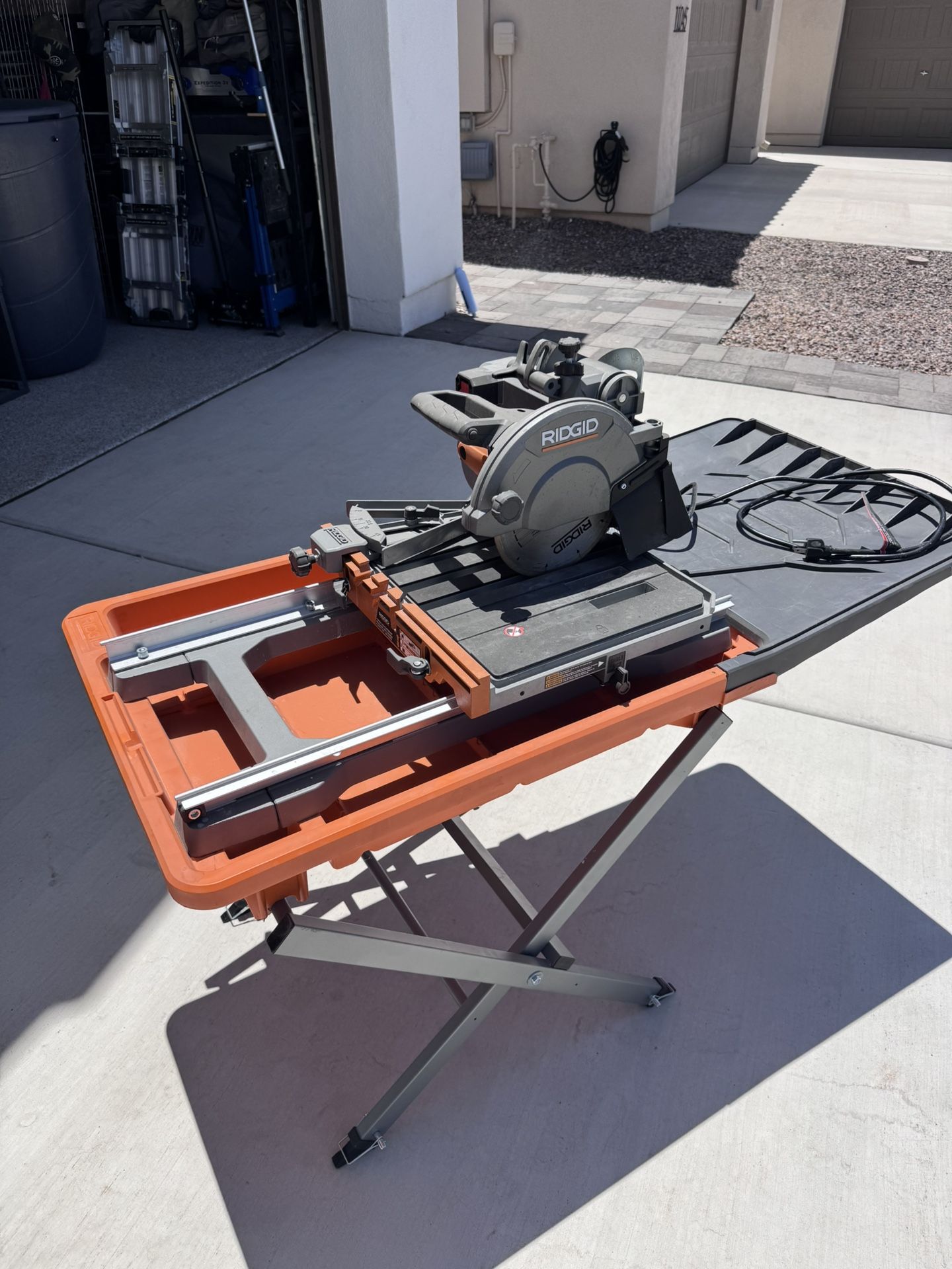 Rigid 12v Tile Saw