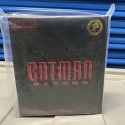 Mezco 1/12 Batman Beyond 