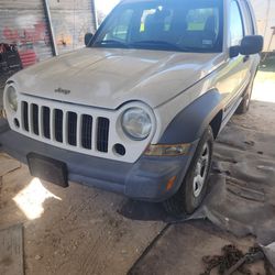 Parts For Sale!!! 04 Jeep Liberty 
