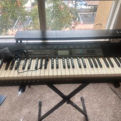 Casio CTK-2550 Keyboard w/ Stand
