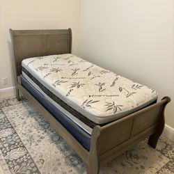 Twin Solid Wood Bed With Mattress And Box Spring 