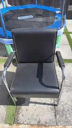 Shampoo chair