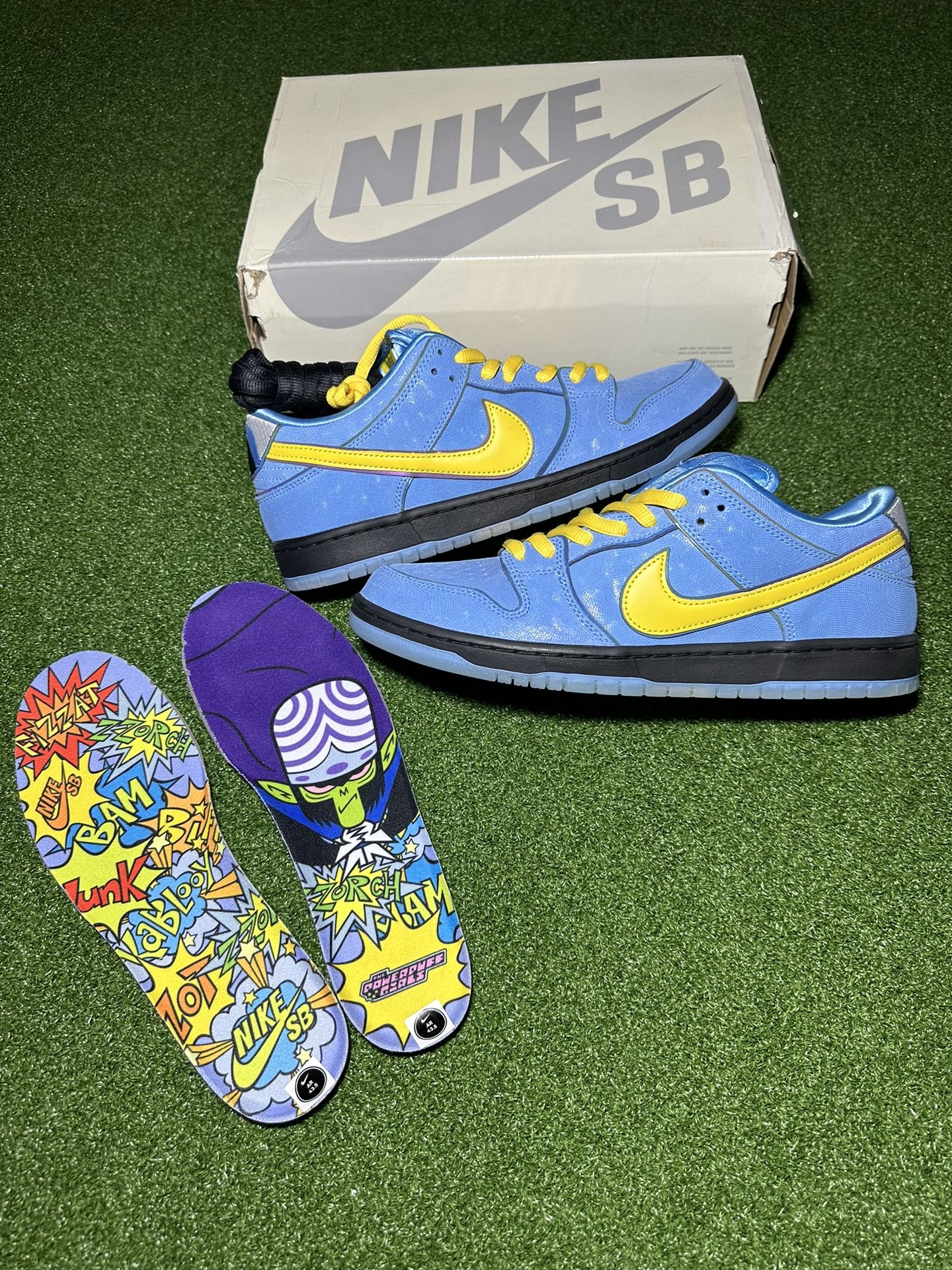 SB Dunk Low Powerpuff Girls “Bubbles”
