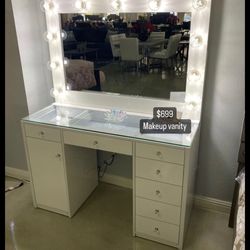 Mesa De Maquillage Nueva 😍😍