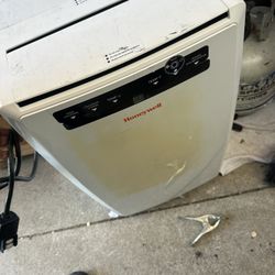 Ac Unit Honeywell MN4CFSWW9 14,000 BTU (9,000 BTU DOE) Portable Air Conditioner with Dehumidifier in White