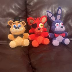 Five Nights At Freddys Plushies (3) 