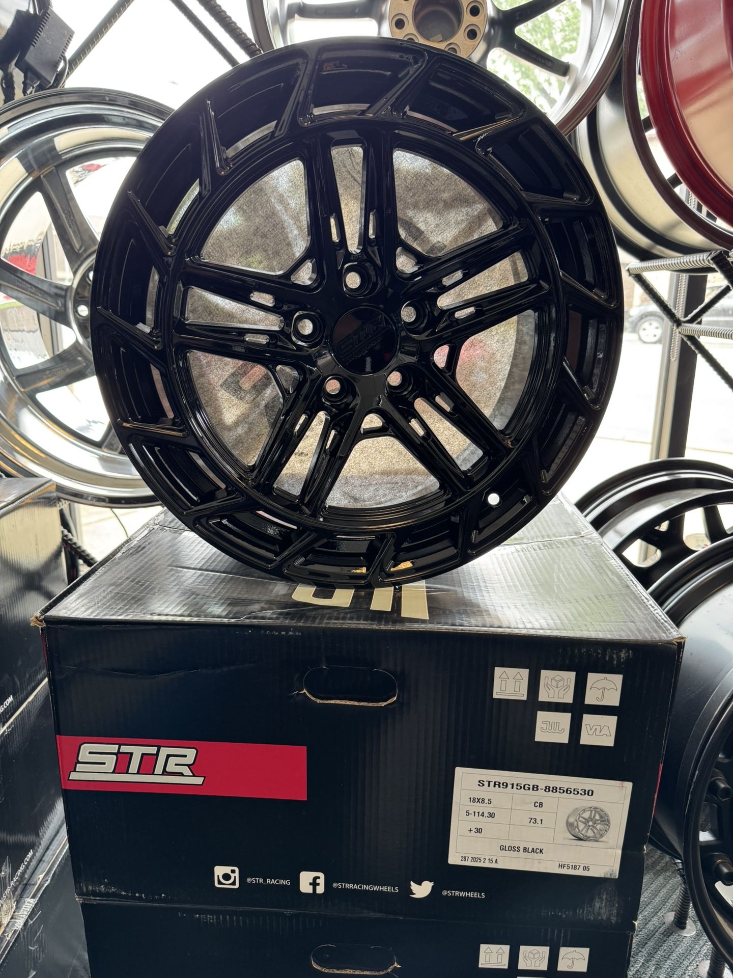 New Srt Gloss Black 18x8.5 5x114.3 Fits Most Vehicles Payment Plans Available