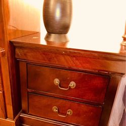 2 Night Stands 
