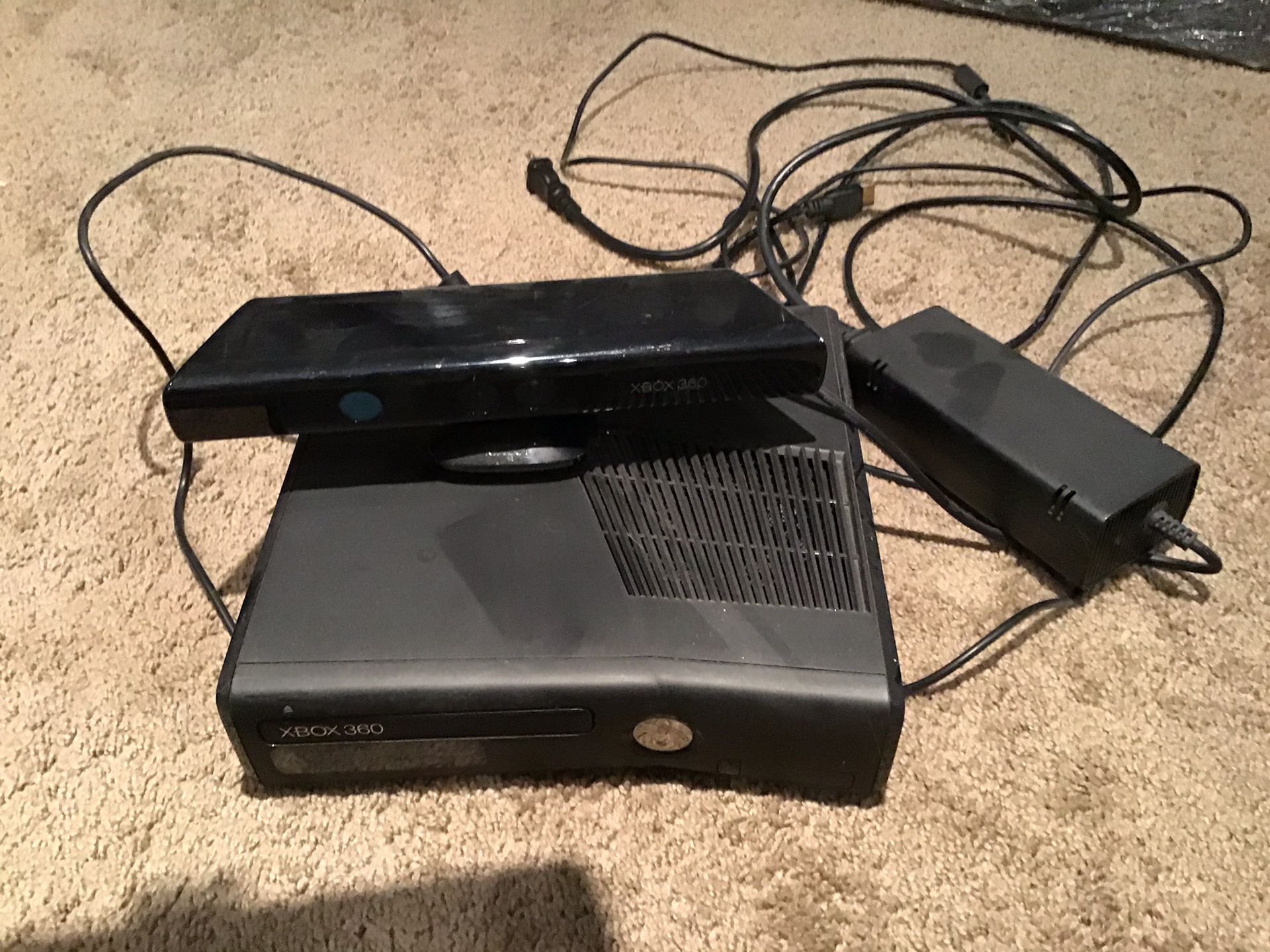 Xbox 360 Gaming system with Kinect