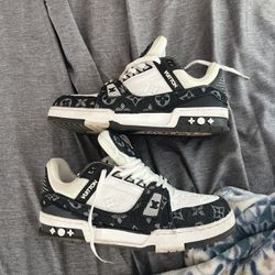 lv trainers size 8