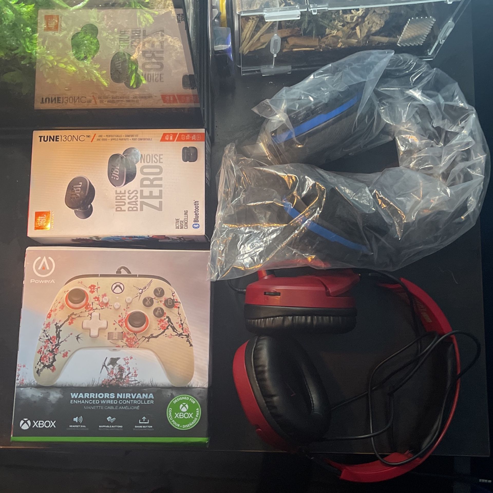 PlayStation Headsets,JBL earbuds. OPEN TO OFFERS