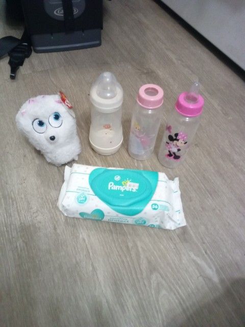 Pampers Wet Wipes With Bottles And Stuffed Animal