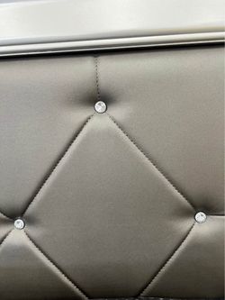 4 Pcs Queen Bedroom Set with Mattress and Box Spring Included!