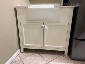NEW - 37” Bathroom Vanity (Farmhouse Style)