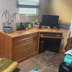 Solid Oak Desk With Two Wings Of Drawers