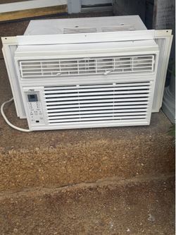 Arctic King Window Air Conditioner with Electronic Controls