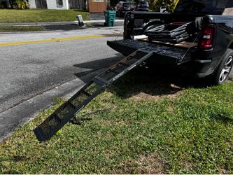 Motorcycle ramp