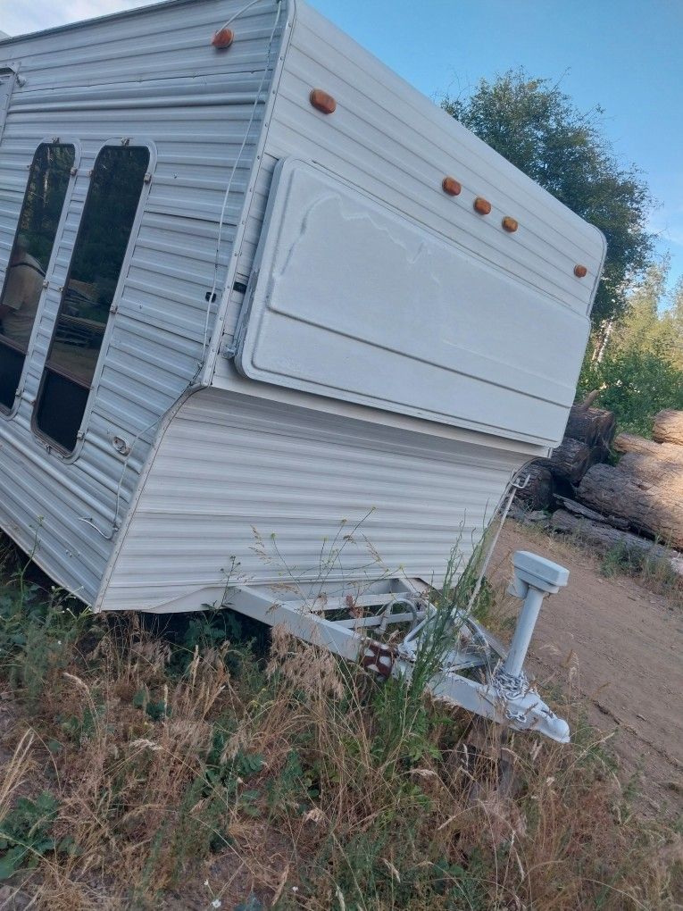 1981 28FT Travel Trailer