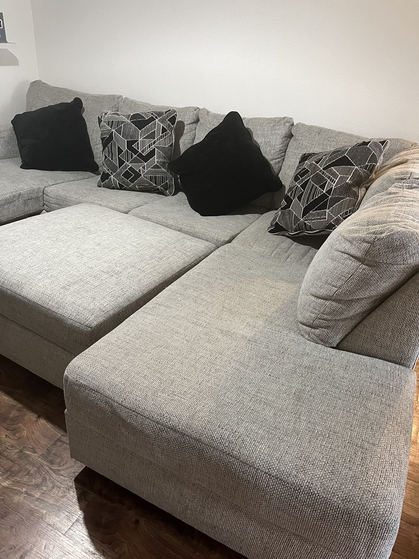 Ashley Sectional Couches With Ottoman