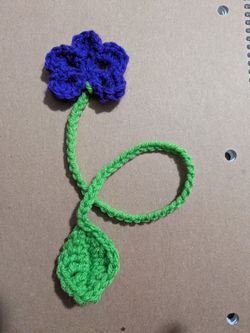 Crocheted flower bookmark