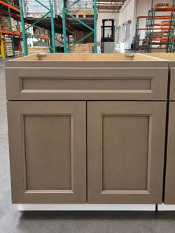 🚨🔥 30" CABINET CLEARANCE SALE! 🔥🚨