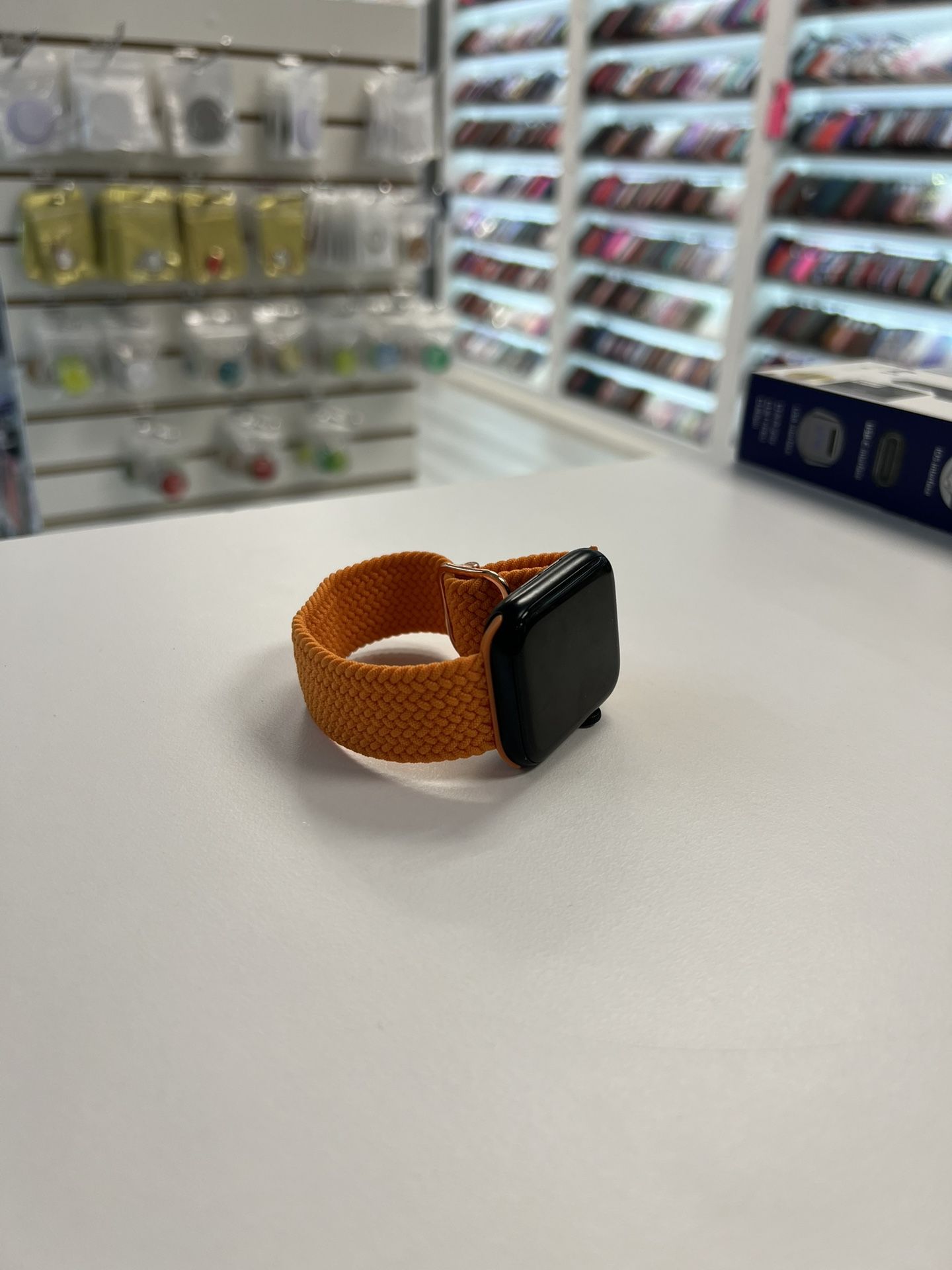 Apple Watch Series SE 44MM 150$