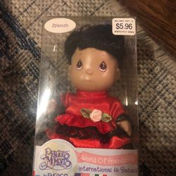Precious Moments Spanish world of Friendship doll