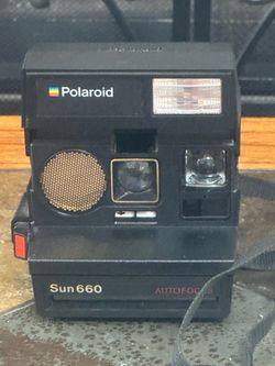 Vintage Polaroid Sun 660 Autofocus Instant Camera – 600 Film