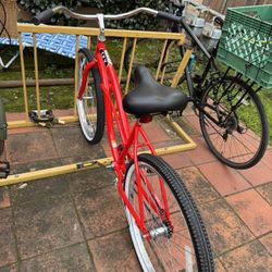  Single Speed Cruiser w/ basket & lock included