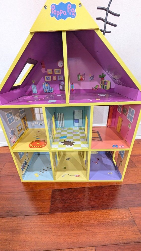 Peppa Pig Wooden Dollhouse