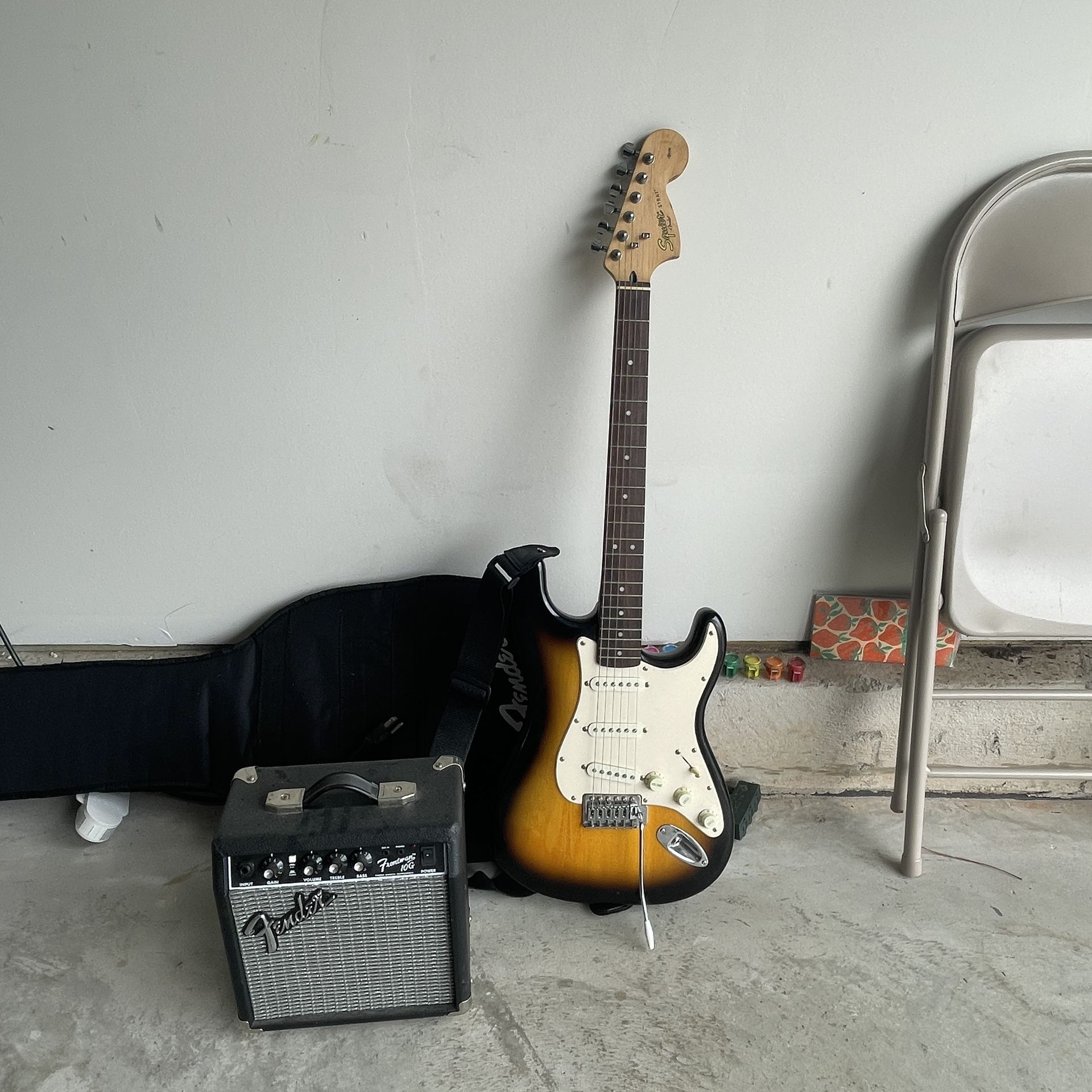 Fender Squier Strat Electric Guitar + Fender amp Bundle