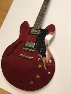 Gibson Epiphone "Dot" Hollow Body Guitar! Great Condition