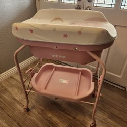2 In 1 Baby Changing Table And Bath tub