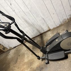 Golds gym stride trainer elliptical machine