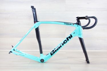 Bianchi Oltre XR2, Size- 57, Carbon fiber road bike frame set, + extras