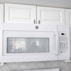 GE Over-the-Range Microwave – White – 2023 Model